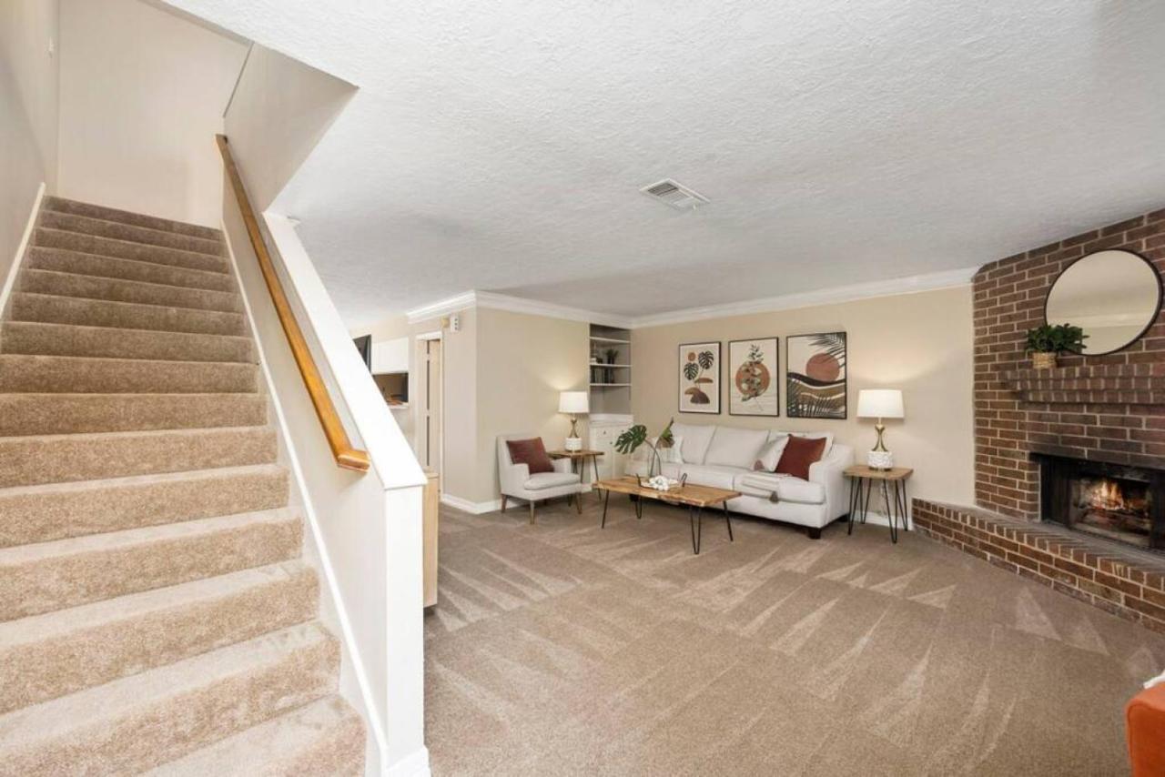Holiday home Montrose Walk To 50 Restaurants 1mile 2 Downtown *